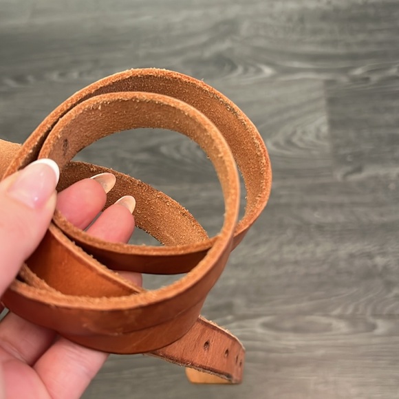 Genuine leather tan belt - Picture 3 of 3